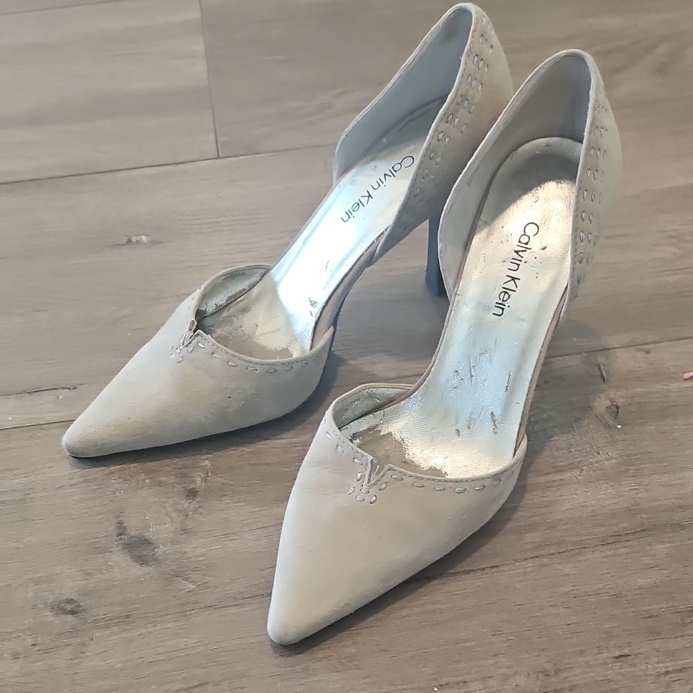 Calvin Klein Cream Pointed-Toe Heels with Bow Detail